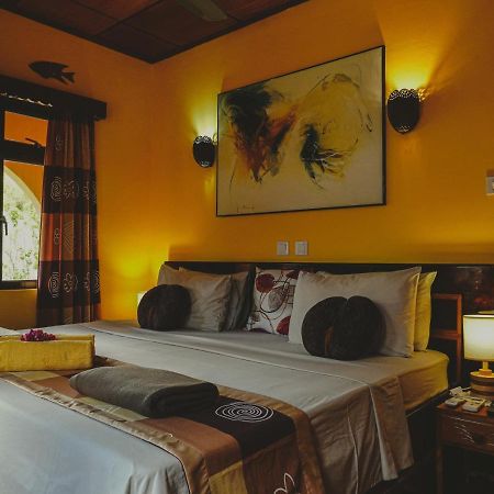 Anse Kerlan Beach Chalets エクステリア 写真