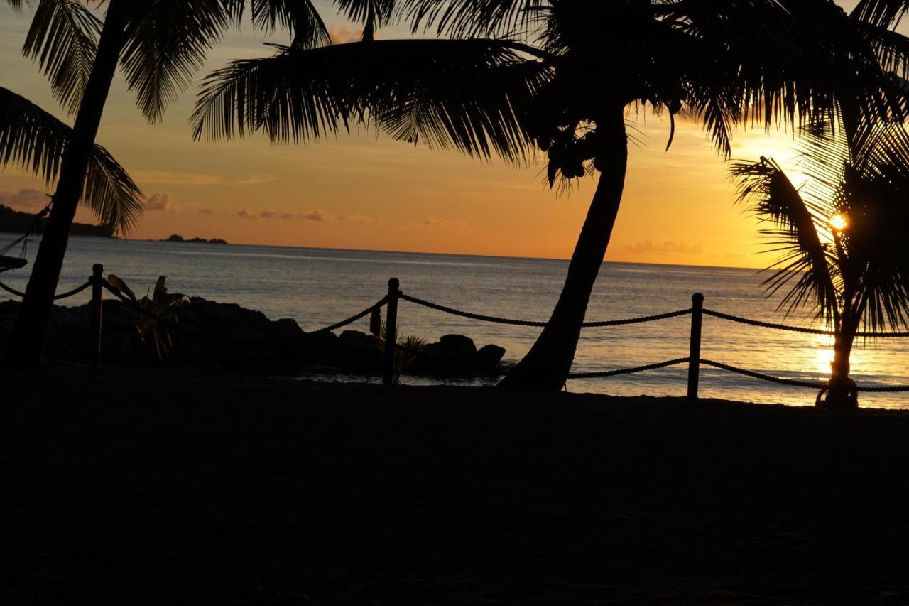 Anse Kerlan Beach Chalets エクステリア 写真