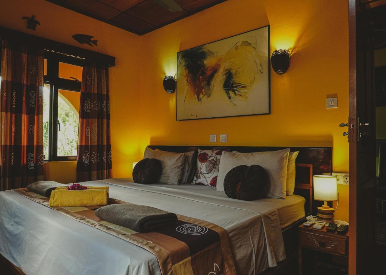 Anse Kerlan Beach Chalets エクステリア 写真