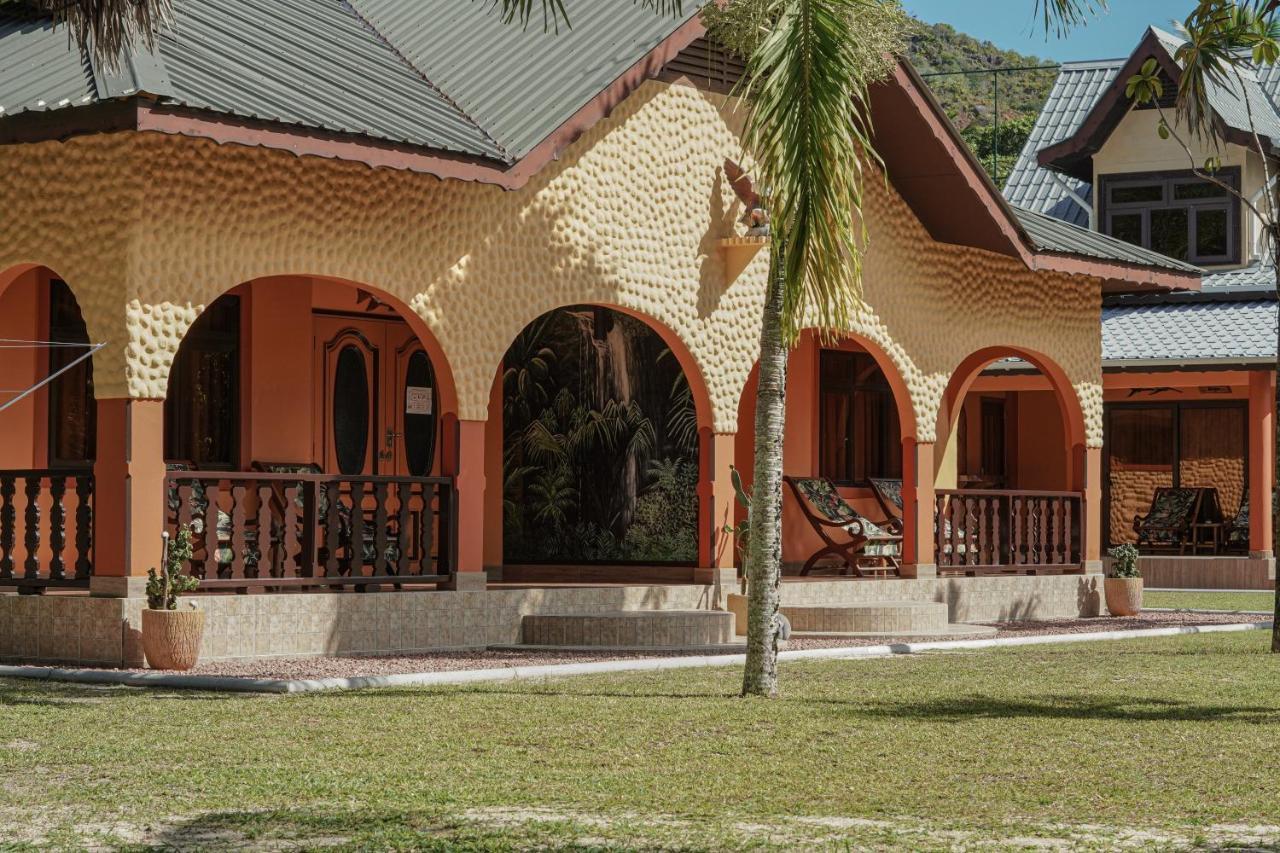 Anse Kerlan Beach Chalets エクステリア 写真