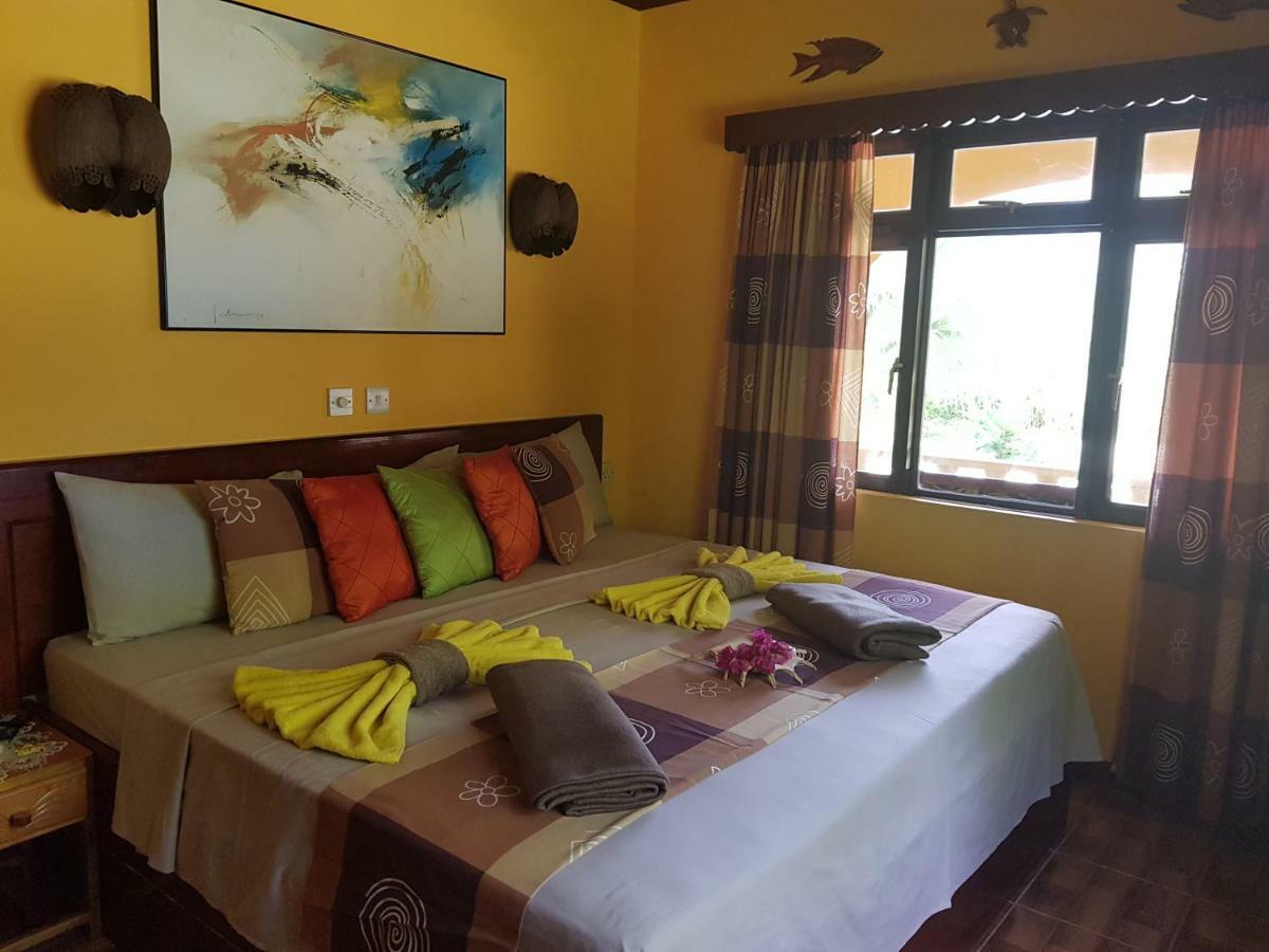 Anse Kerlan Beach Chalets エクステリア 写真